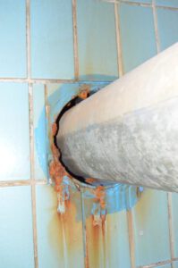 Trinkwasserbehälter Sanieren wegen Korrosion an Rohren